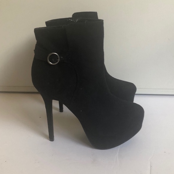 JustFab Shoes - Just Fab / Black / Stiletto Booties - Size 8.5